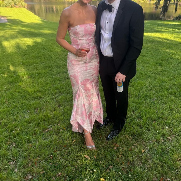 Lovers and Friends Pink Tonal Gown - Picture 4 of 4